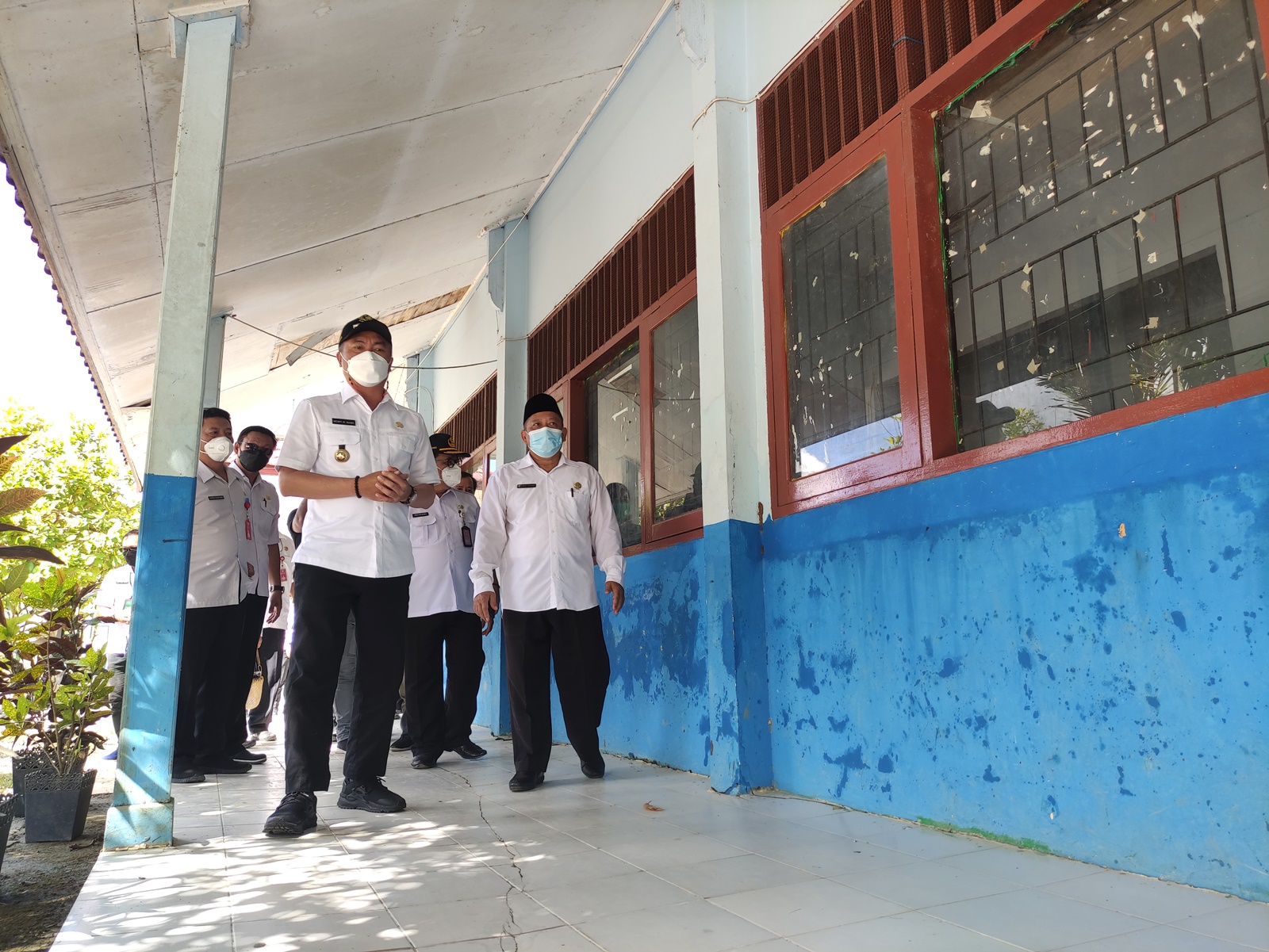 PENINJUAN SEKOLAH KORBAN BANJIR image 2