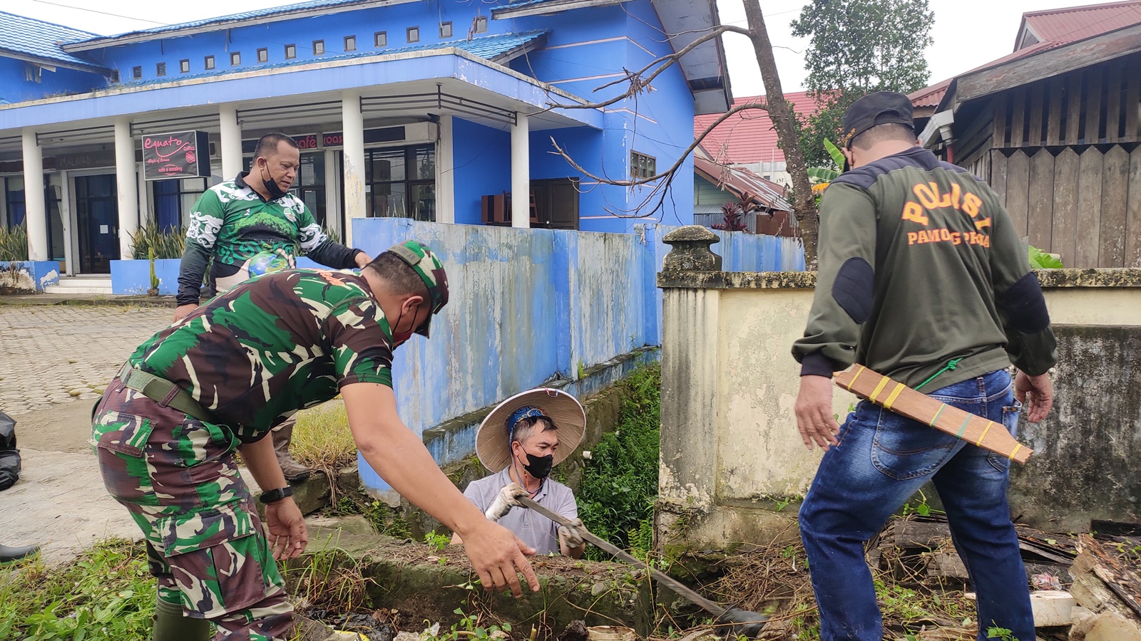 KERJA BAKTI BERSAMA BUPATI image 2