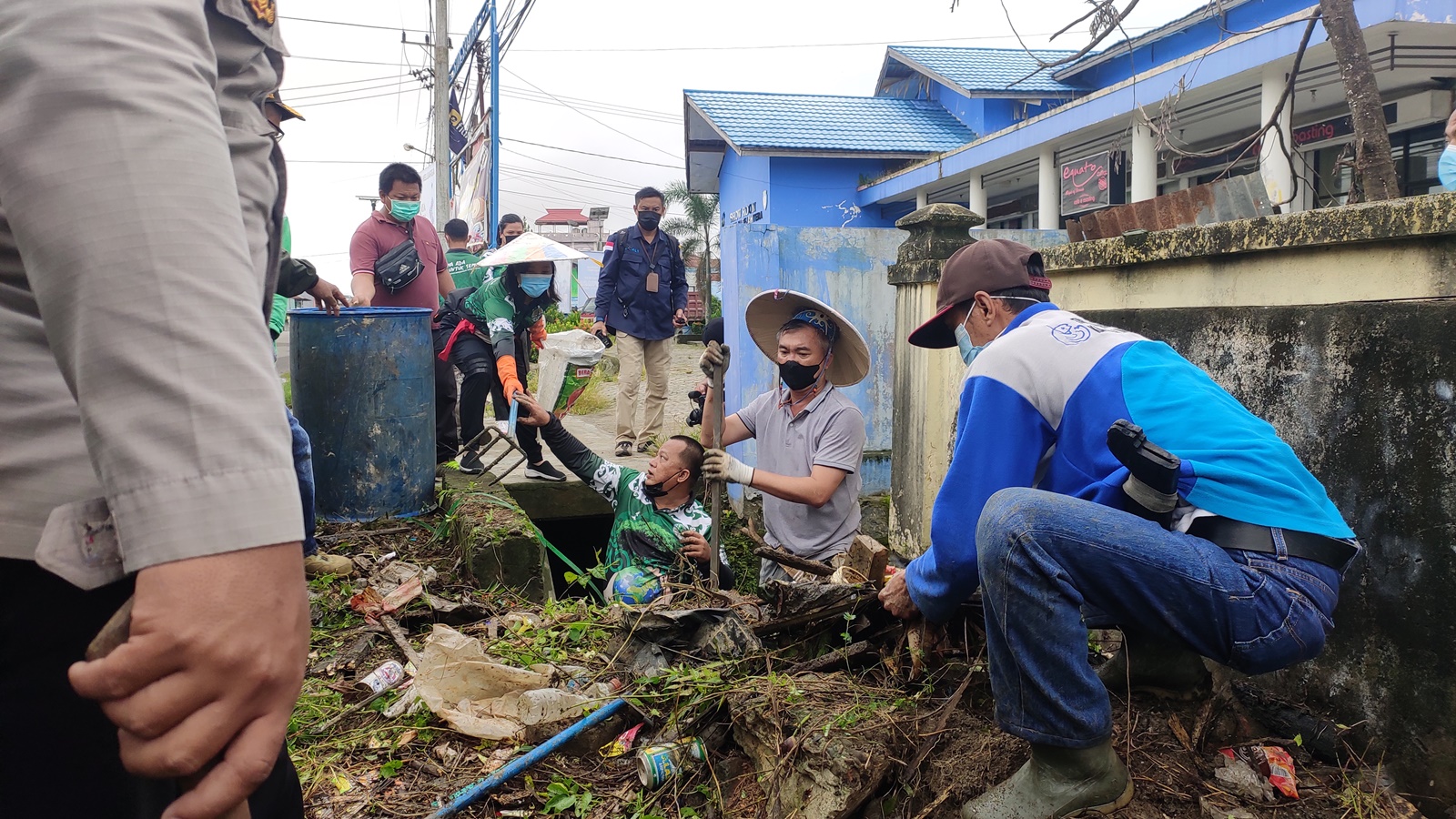 KERJA BAKTI BERSAMA BUPATI image 3