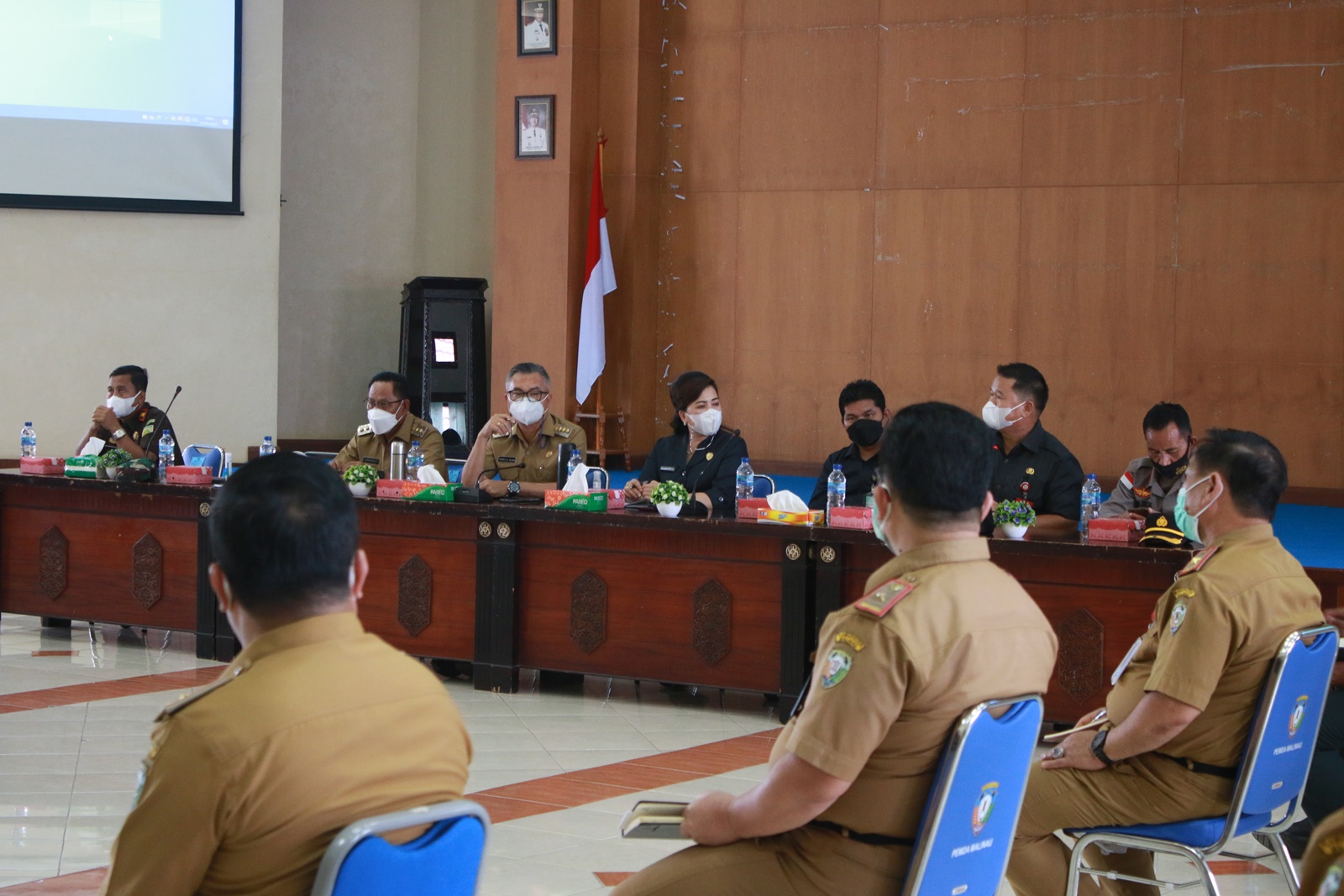 RAPAT SATGAS COVID 19 BERSAMA DPRD MALINAU image 3