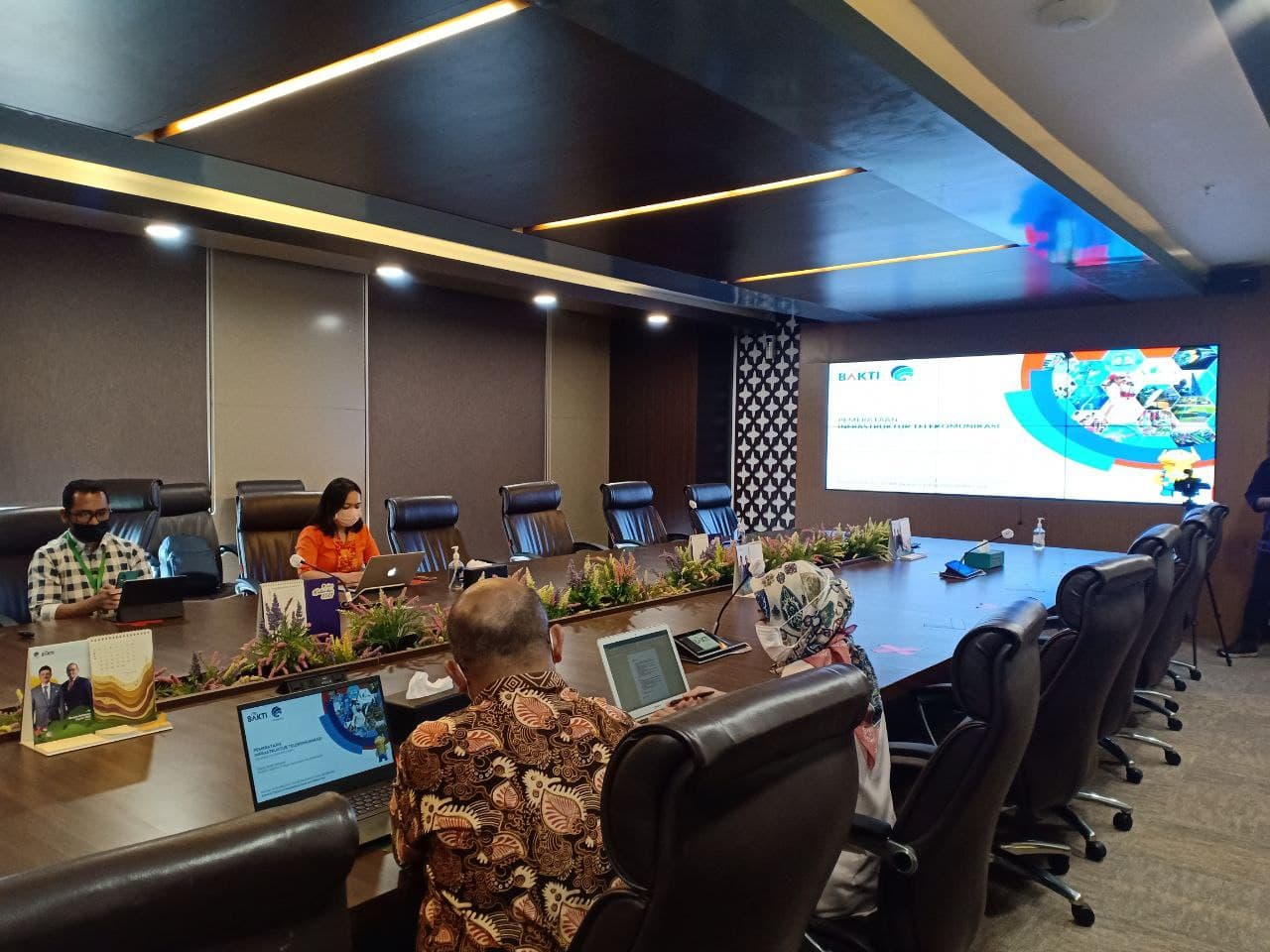 Bupati Lakukan Audiensi Di Kantor BAKTI KOMINFO image 3