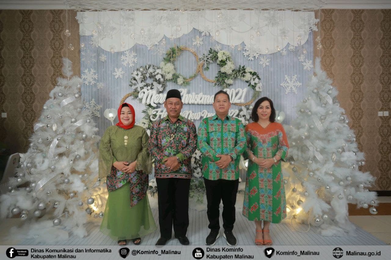 Rayakan Natal, Wabup Silaturahmi ke Rumah Bupati, Sekda dan Pejabat Daerah Lainnya image 2