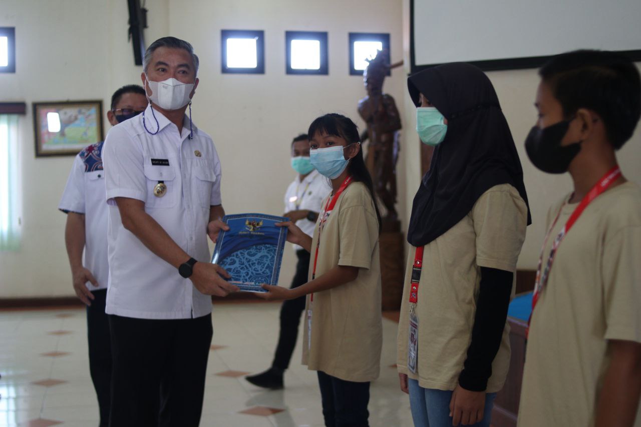 Capai Prestasi, Pemkab Berikan Apresiasi Kepada Atlet dan Pelatih image 3