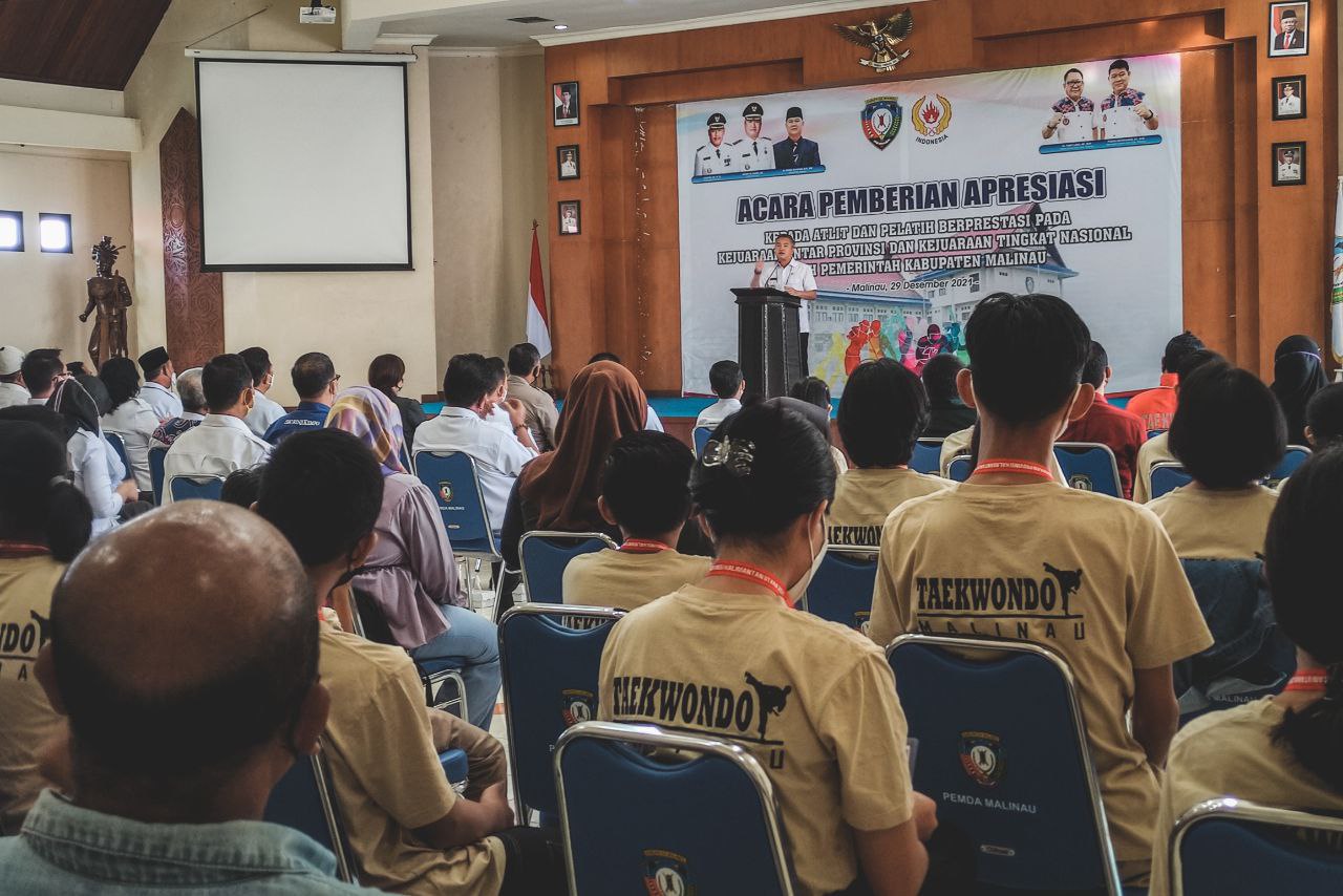 Capai Prestasi, Pemkab Berikan Apresiasi Kepada Atlet dan Pelatih image 2