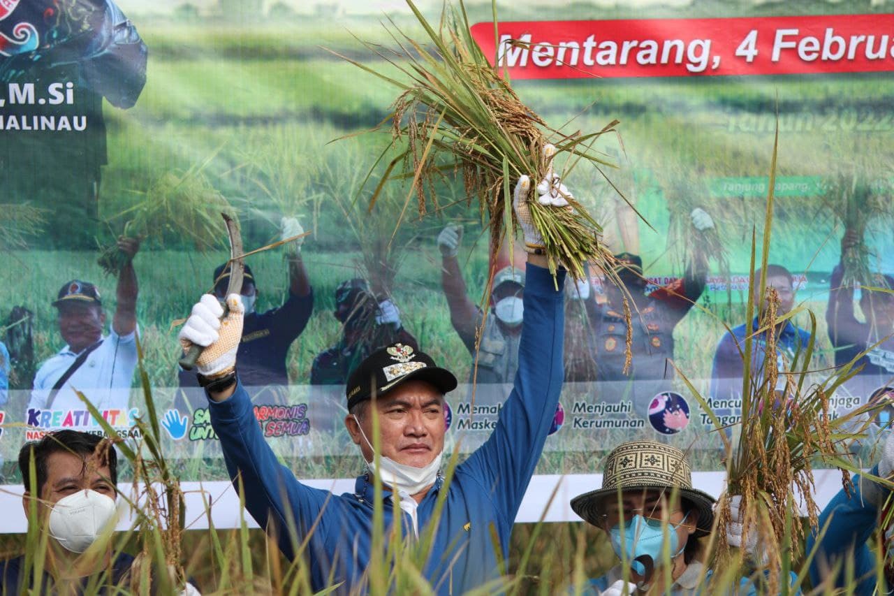 Jaga Kesehatan Petani, Bupati dan BPJS Kesehatan Kolaborasikan Program image 2