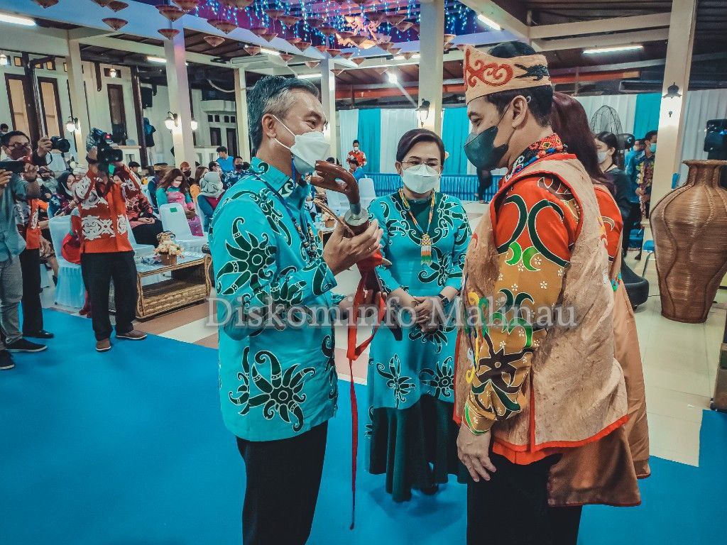 Bupati Sambut Kedatangan Kapolda Kaltara di Malinau image 2