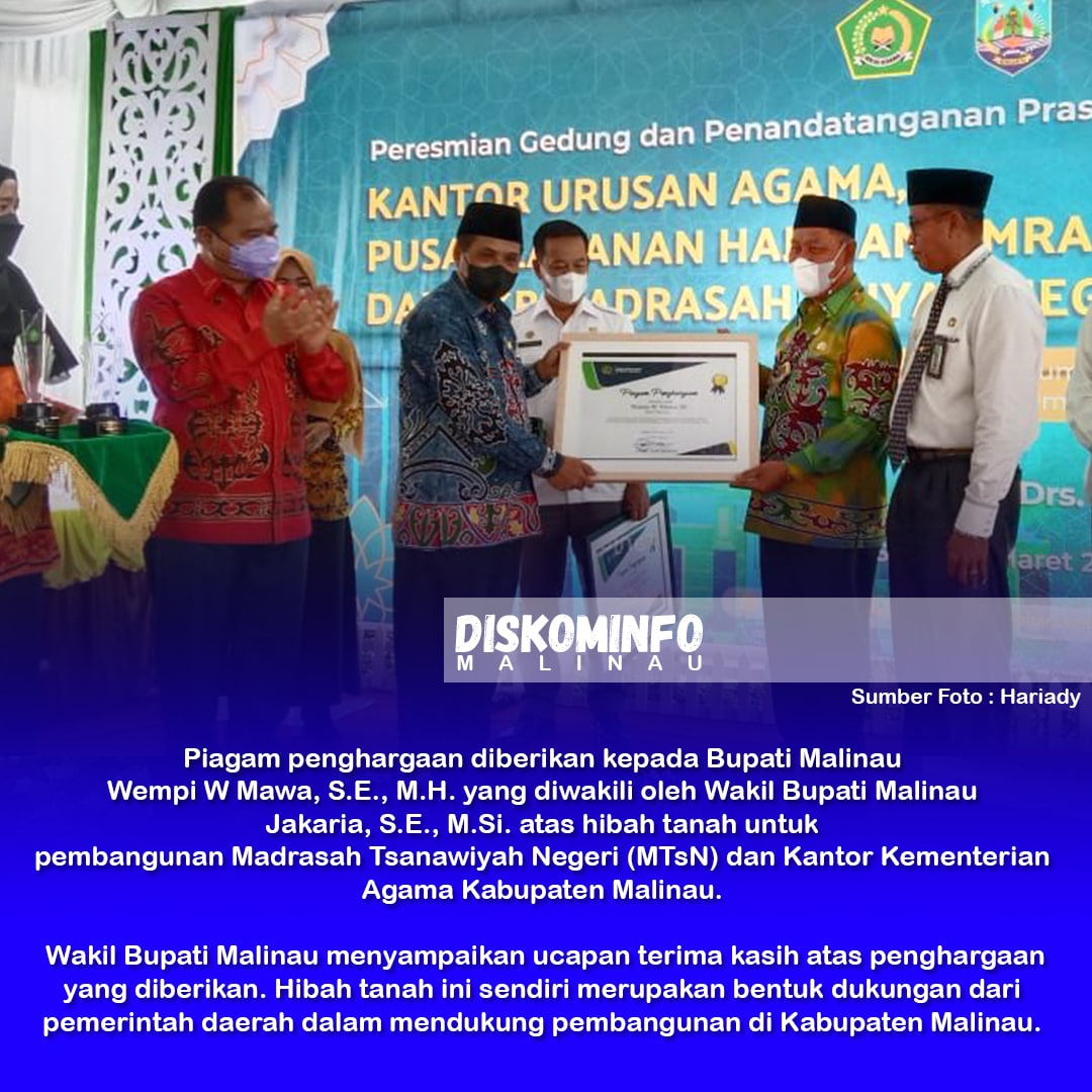 Piagam Penghargaan diberikan kepada Bupati Malinau main image
