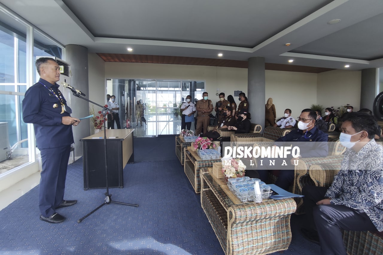 Pemkab Serah Terima Hanggar Dengan PT. Smart Cakrawala Aviation image 3