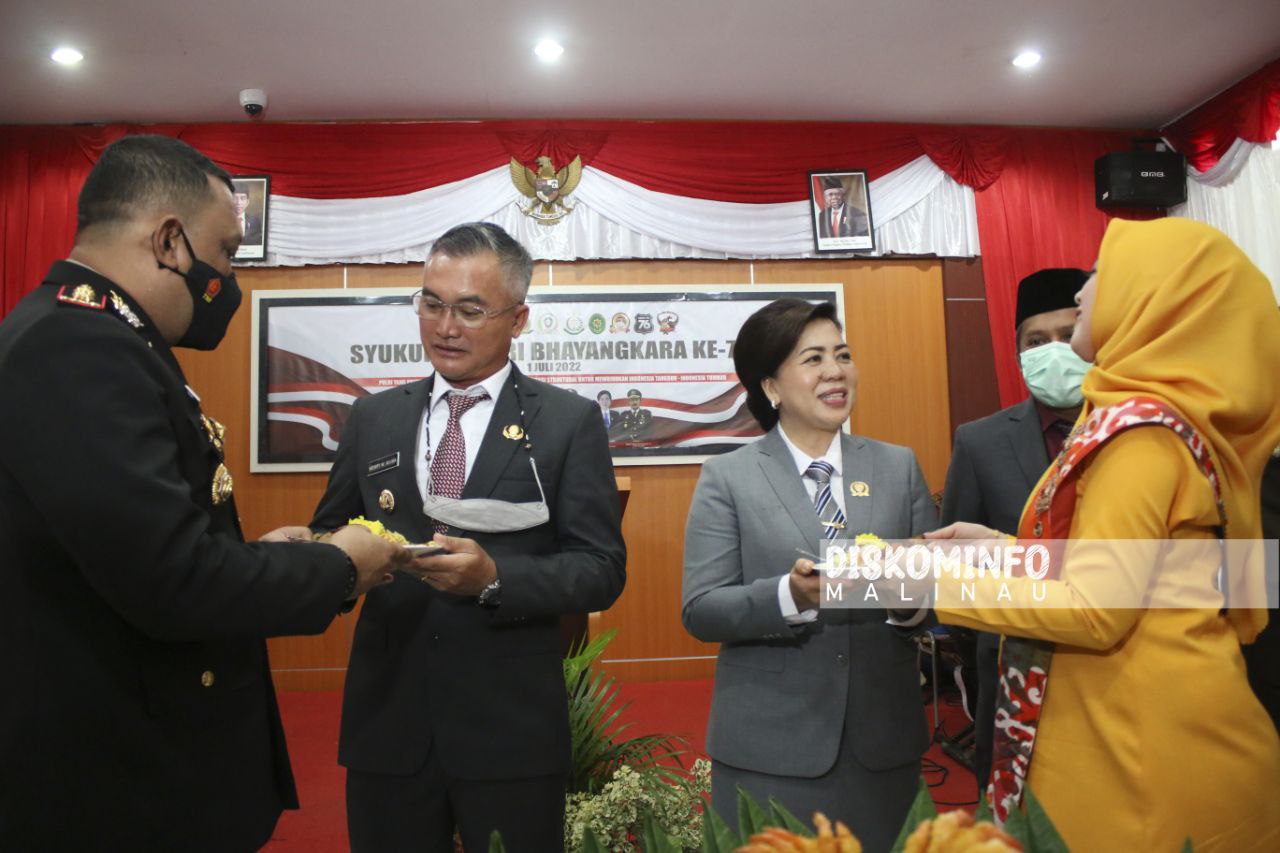 Bupati Hadiri Upacara dan Syukuran Hari Bhayangkara Ke-76 image 3