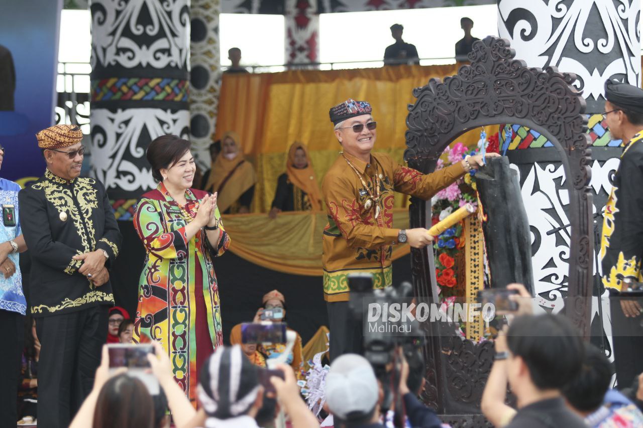 Bupati Buka Atraksi Adat dan Budaya Bebalon, Bebilin, Beselapid image 3