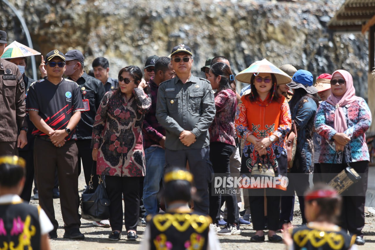 Bupati Resmikan Perumahan Warga RT. 05 Desa Harapan Maju image 2