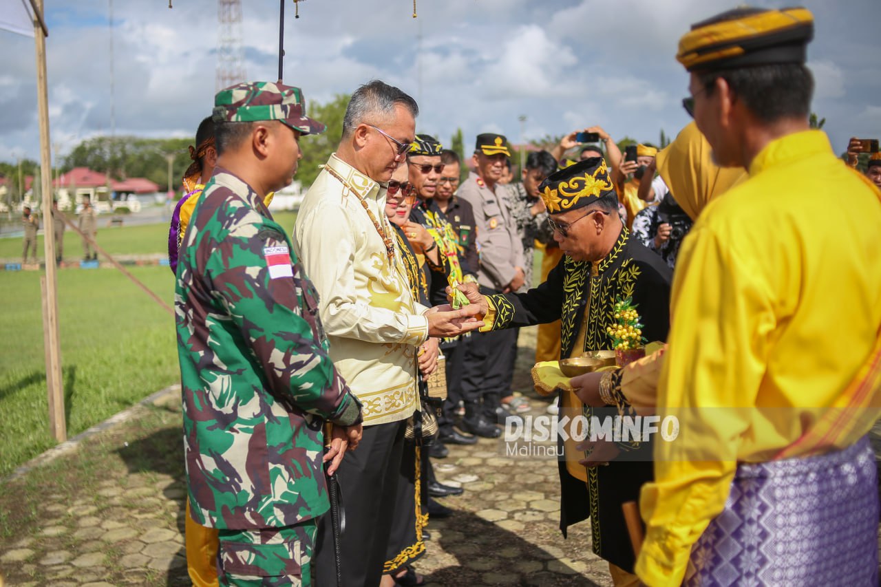 Bupati Apresiasi Pentas Seni Budaya Adat Bulungan image 2