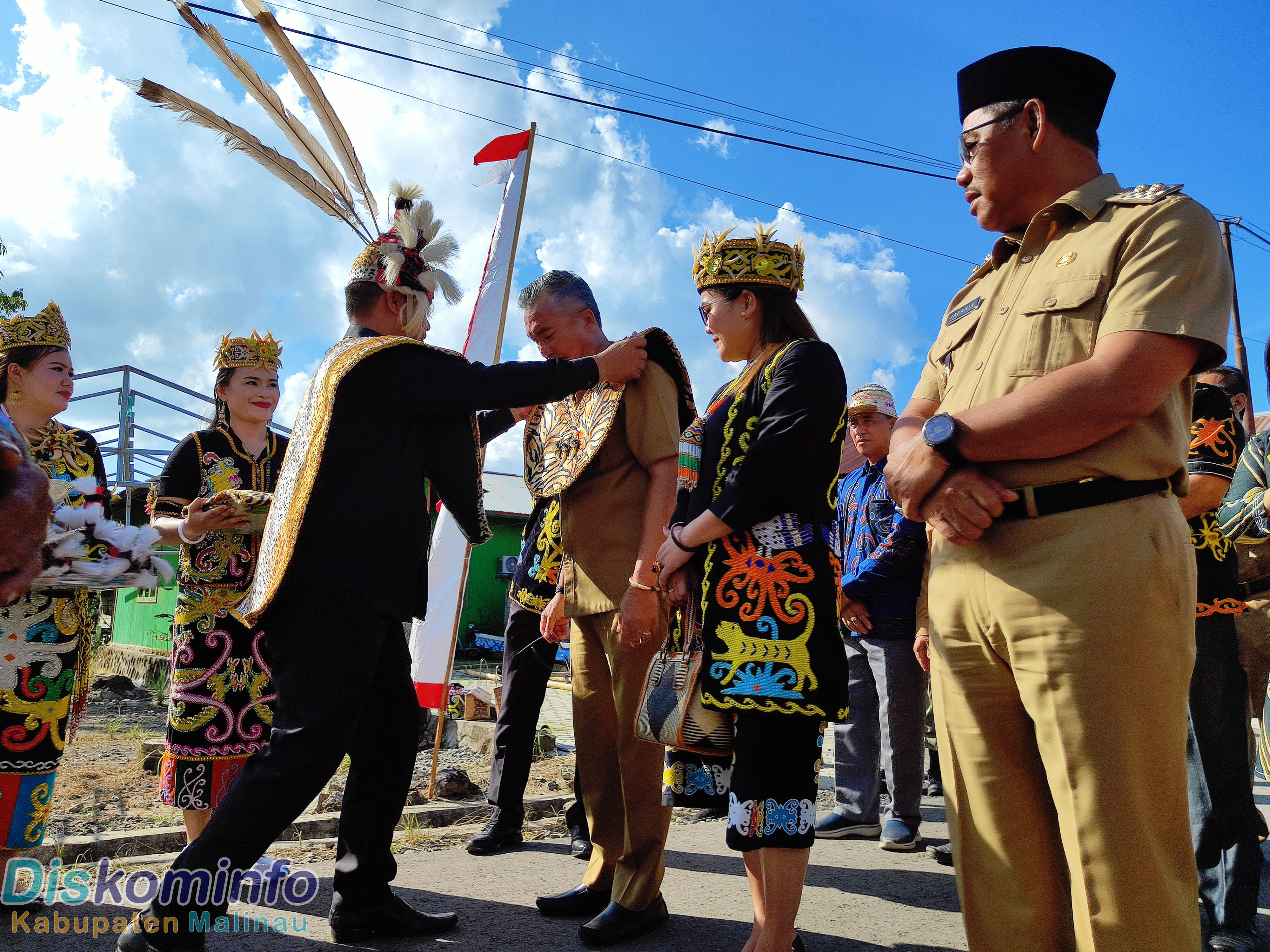 HUT Desa Tanjung Keranjang, Bupati : Pertahankan Kekompakan dan Semangat Kebersamaan image 2
