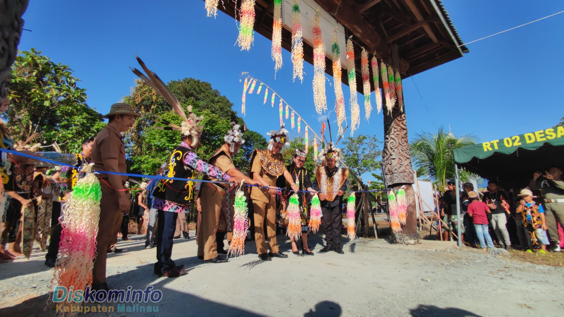 HUT Desa Tanjung Keranjang, Bupati : Pertahankan Kekompakan dan Semangat Kebersamaan image 3