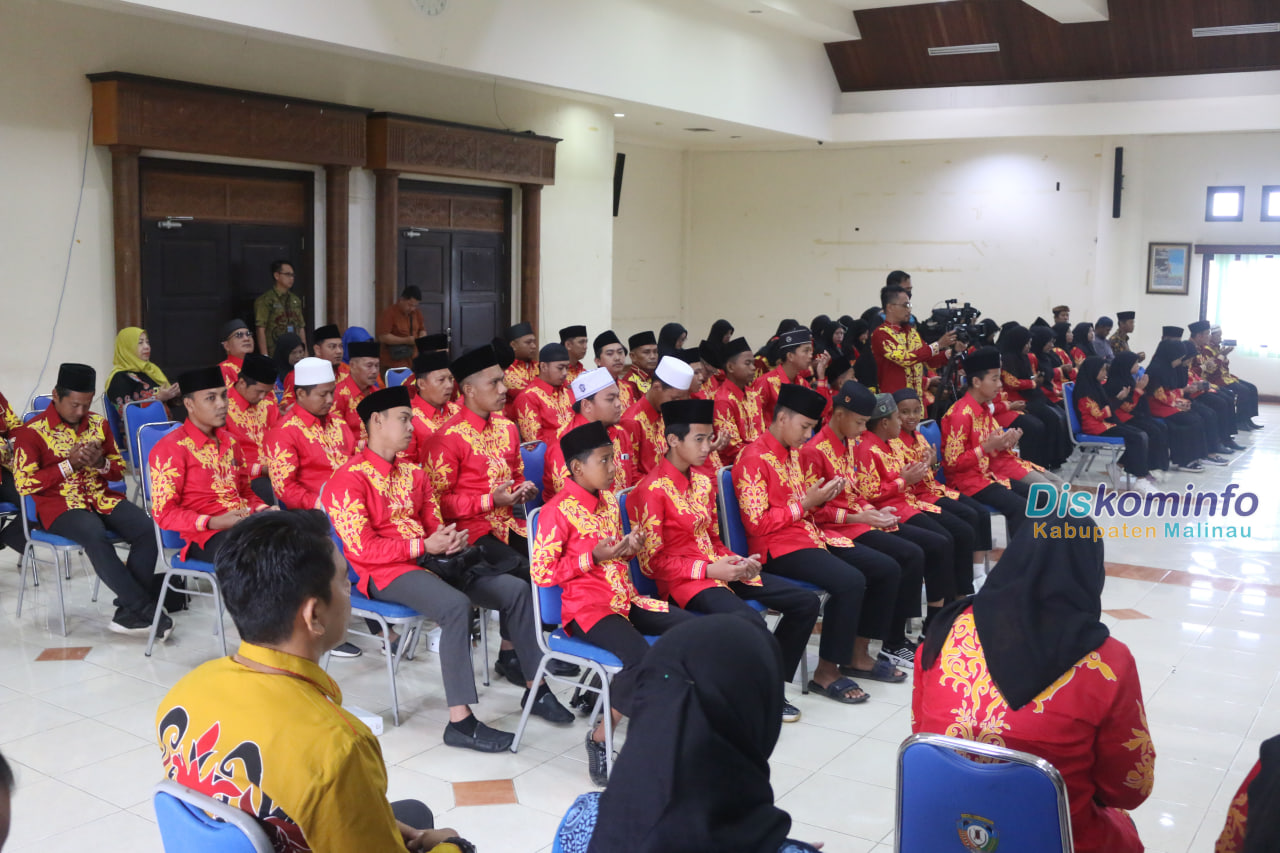 Wabup Lepas Kafilah MTQ Kabupaten Malinau image 3