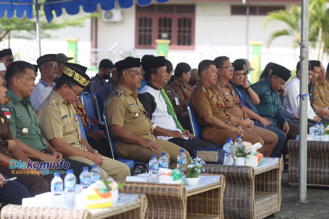 Serahkan Hewan Kurban, Bupati : Usahakan Kedepannya Semua Masjid Dapat Bantuan image 2