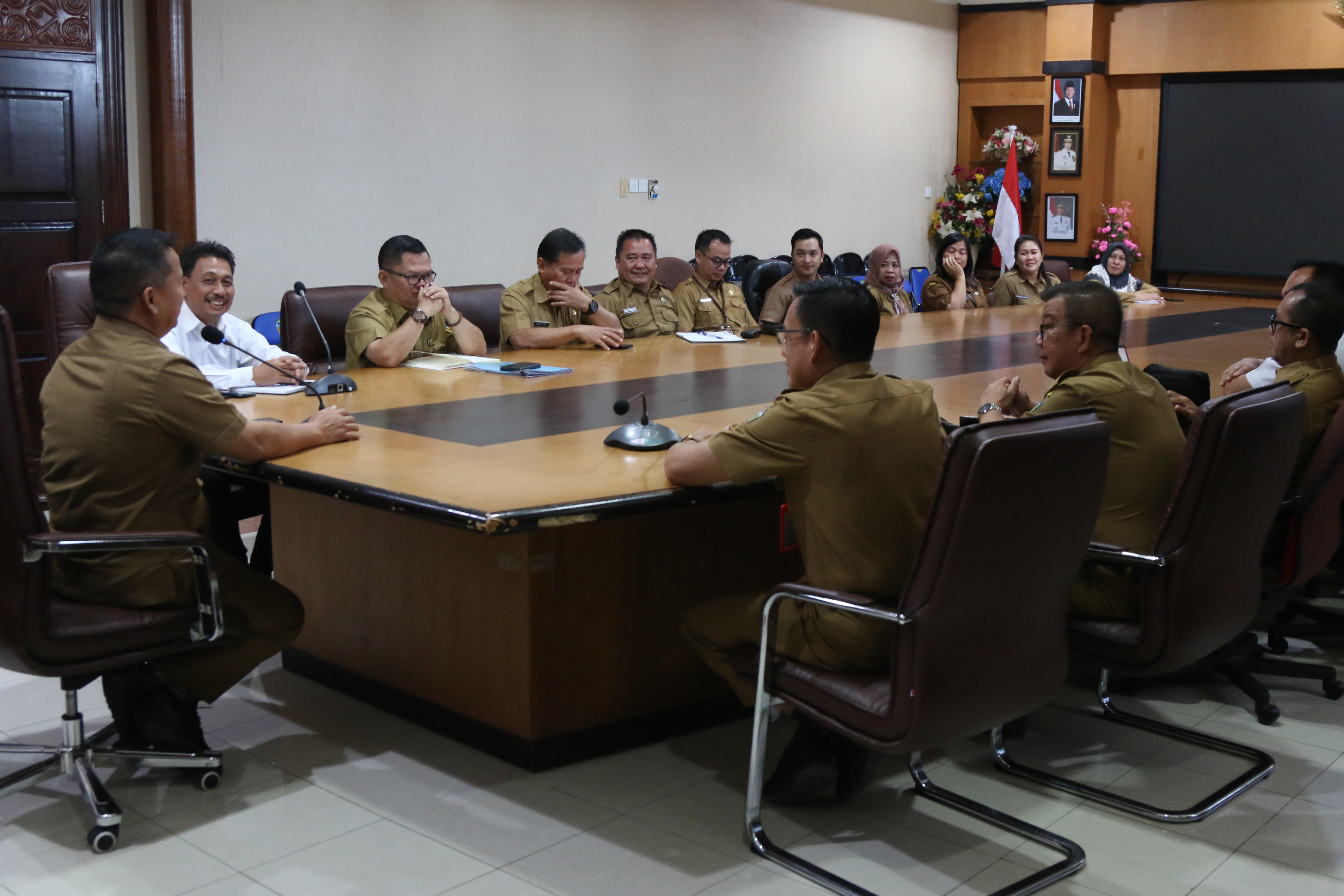 Sekda Pimpin Rapat Penyambutan Bupati dan Wakil Bupati, Direncanakan Datang Sore Ini image 2