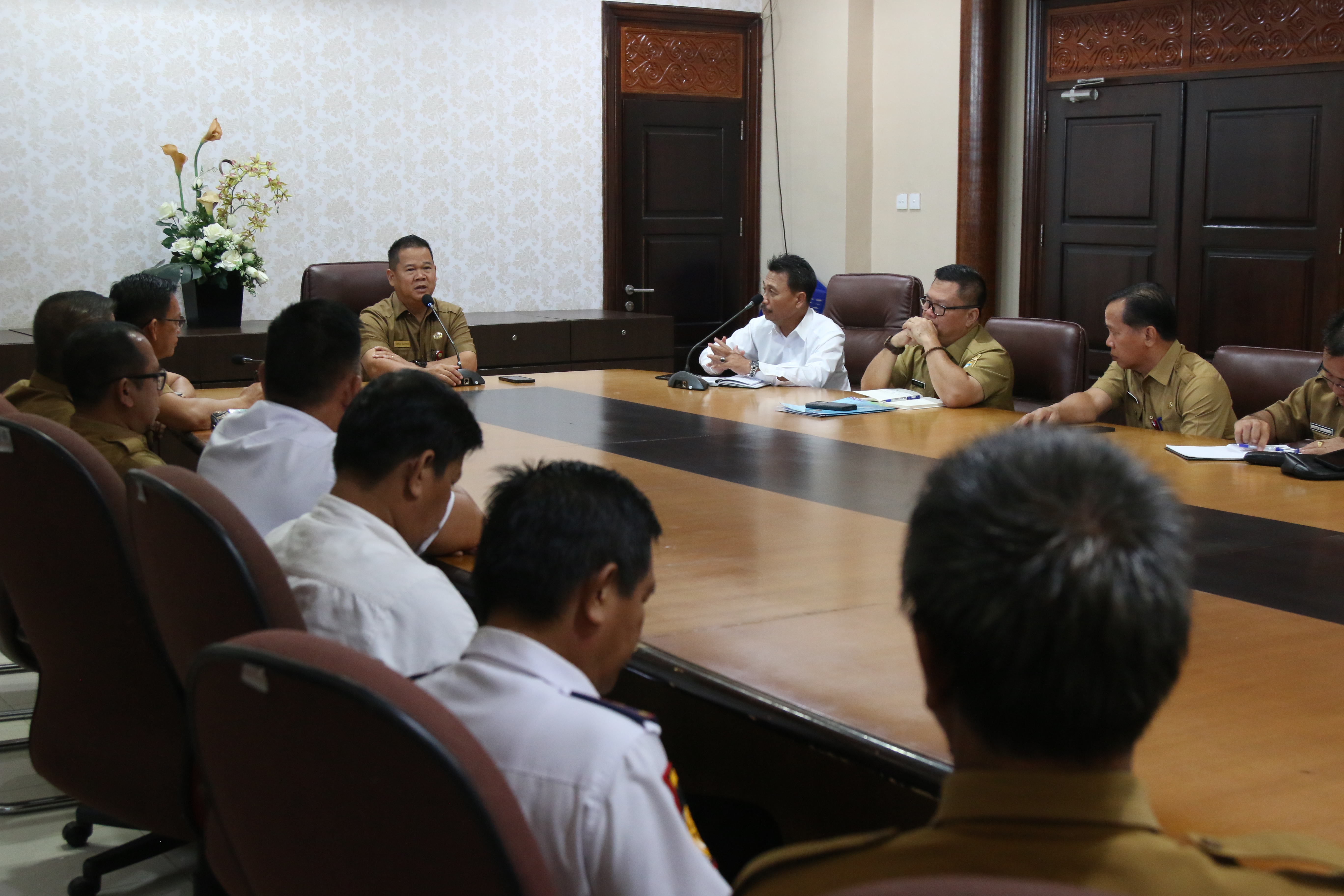Sekda Pimpin Rapat Penyambutan Bupati dan Wakil Bupati, Direncanakan Datang Sore Ini image 3