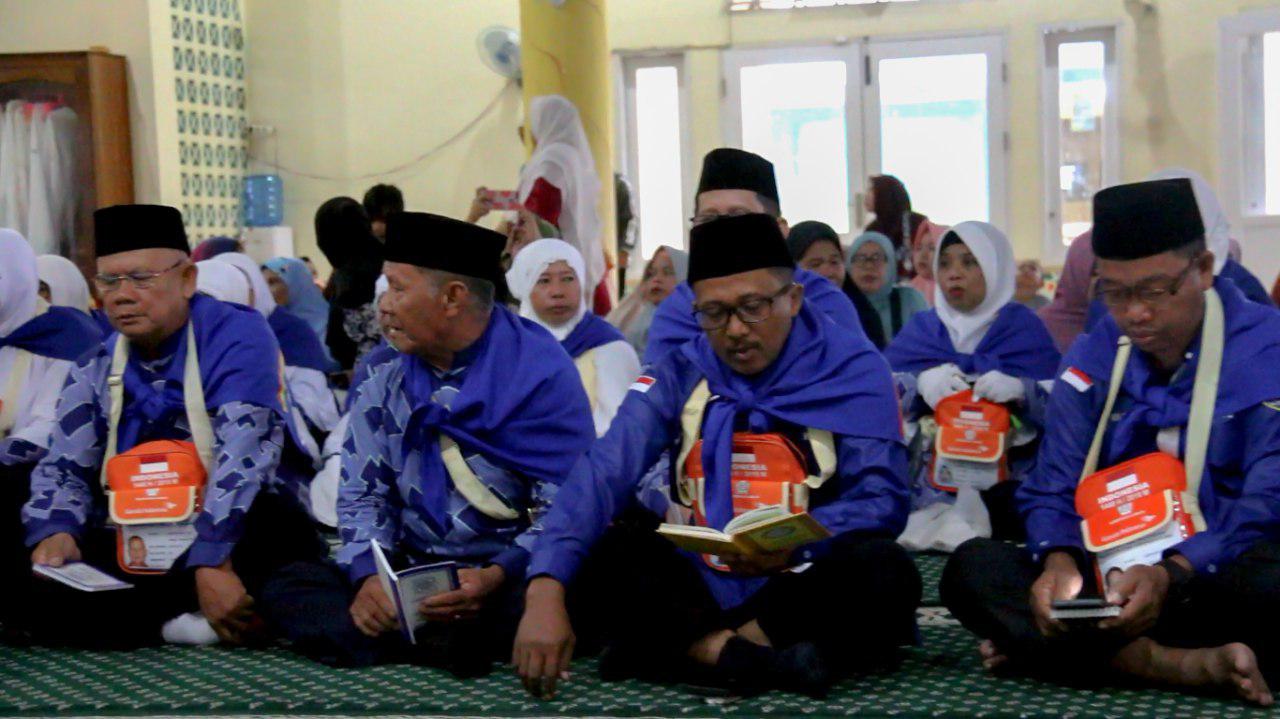 Rasa Haru dan Bahagia Iringi Pelepasan Keberangkatan Calon Jamaah Haji Kabupaten Malinau