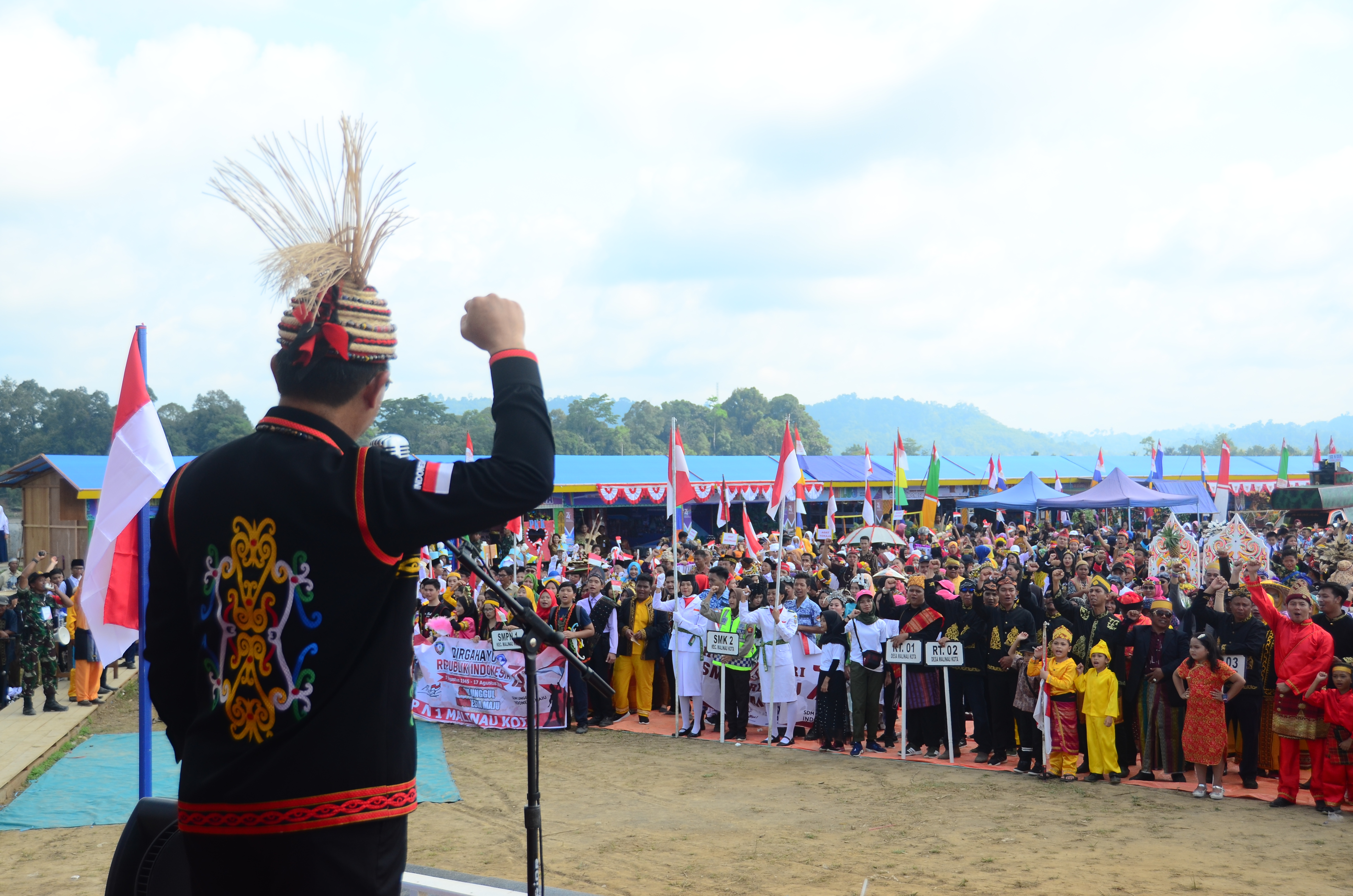 Acara Desa Selevel Kabupaten. Pawai Karnaval Budaya Desa Malinau Kota