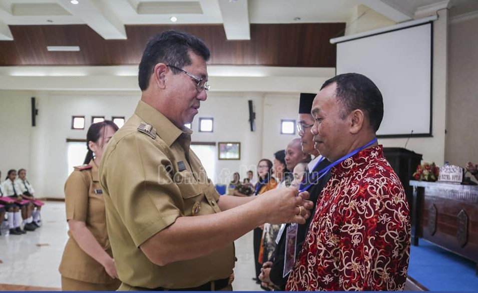 Bupati Malinau Lepas Peserta Ziarah dan Rekoleksi Umat Katolik ke Vatikan dan Lourdes