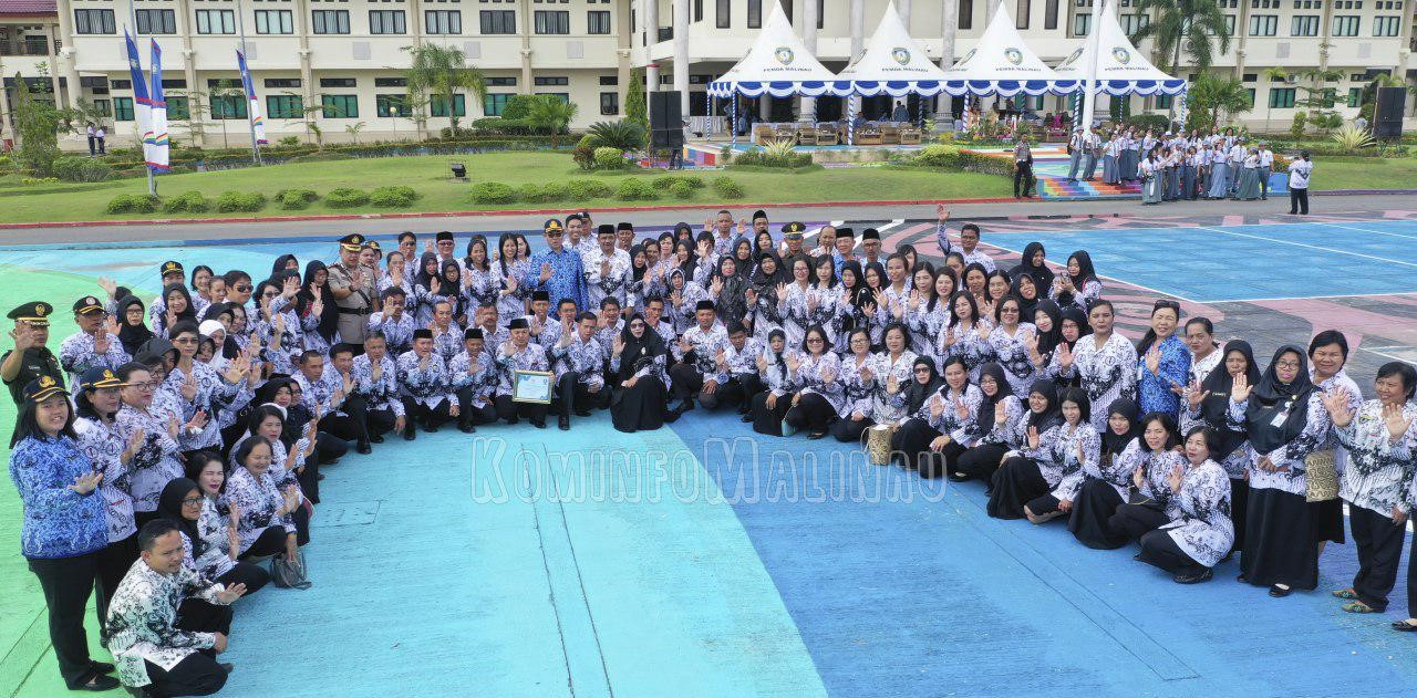 Pemkab. Malinau Gelar Upacara Peringatan HUT KORPRI Ke- 48 , HUT PGRI Ke- 74 dan Hari Guru Nasional Tahun 2019