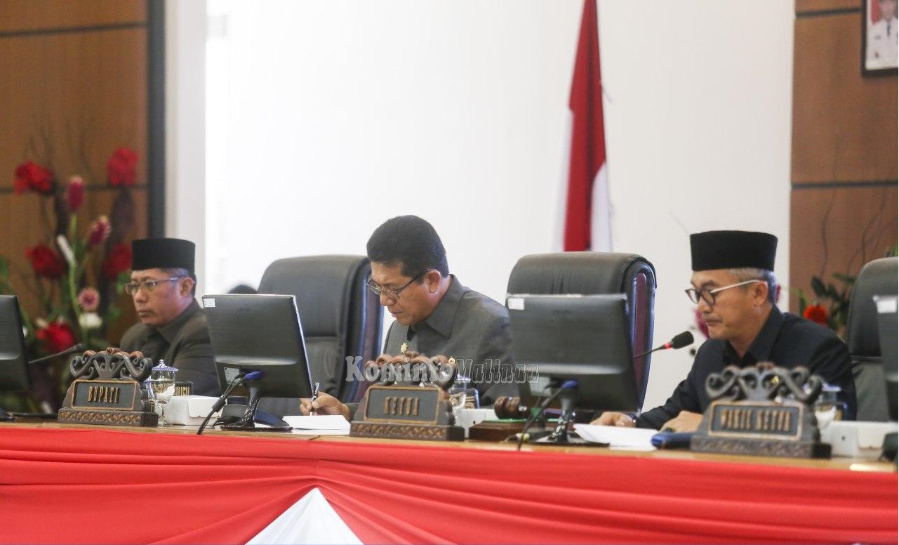 DPRD Malinau Tetapkan Raperda Menjadi Perda Tentang Penjabaran APBD Malinau 2020