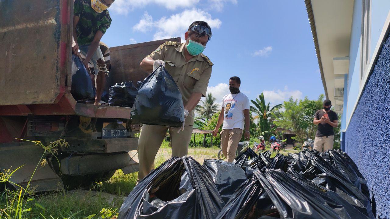 94 RT-SPM Desa Malinau Seberang Terima Bantuan Sembako