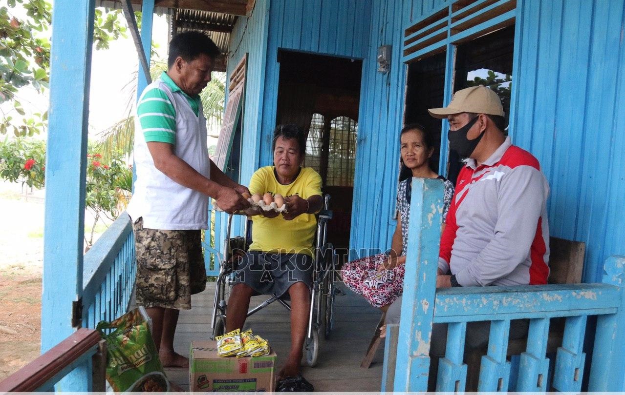 3 RT Di Desa Batu Lidung Dapat Bantuan Sembako Dari Pemdes