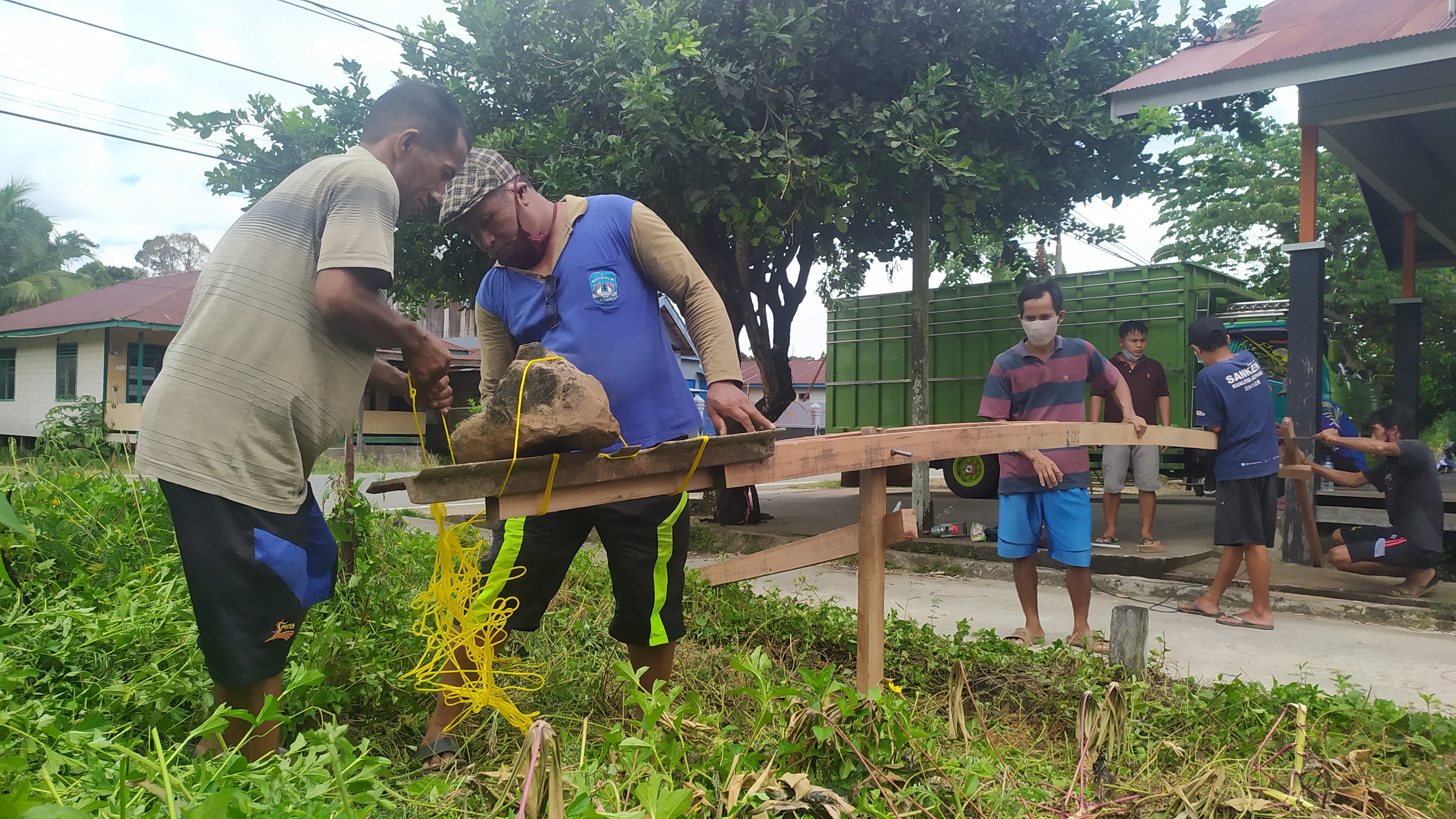 RT. 04 Malinau Hulu Dirikan Portal Jalan Masuk Wilayahnya