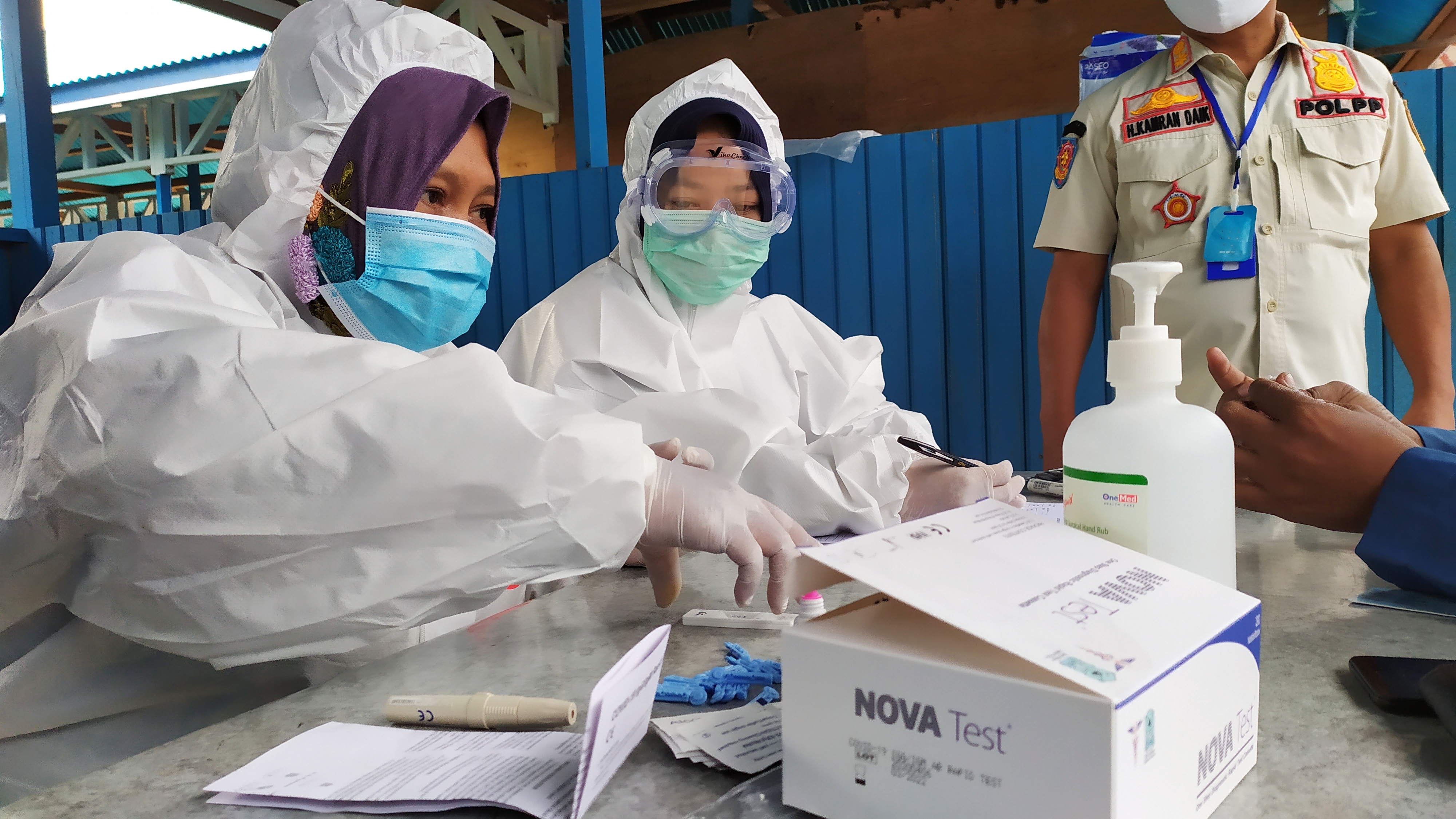 Gugus Tugas Covid-19 Malinau Lakukan Rapid Test Di Pasar Pelangi