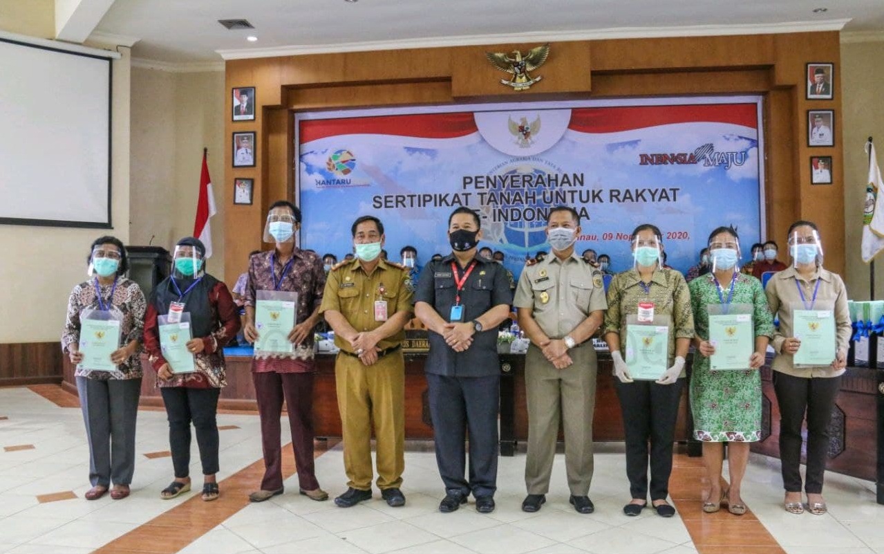 30 Perwakilan Warga Desa Di Kabupaten Malinau Terima Sertifikat Tanah