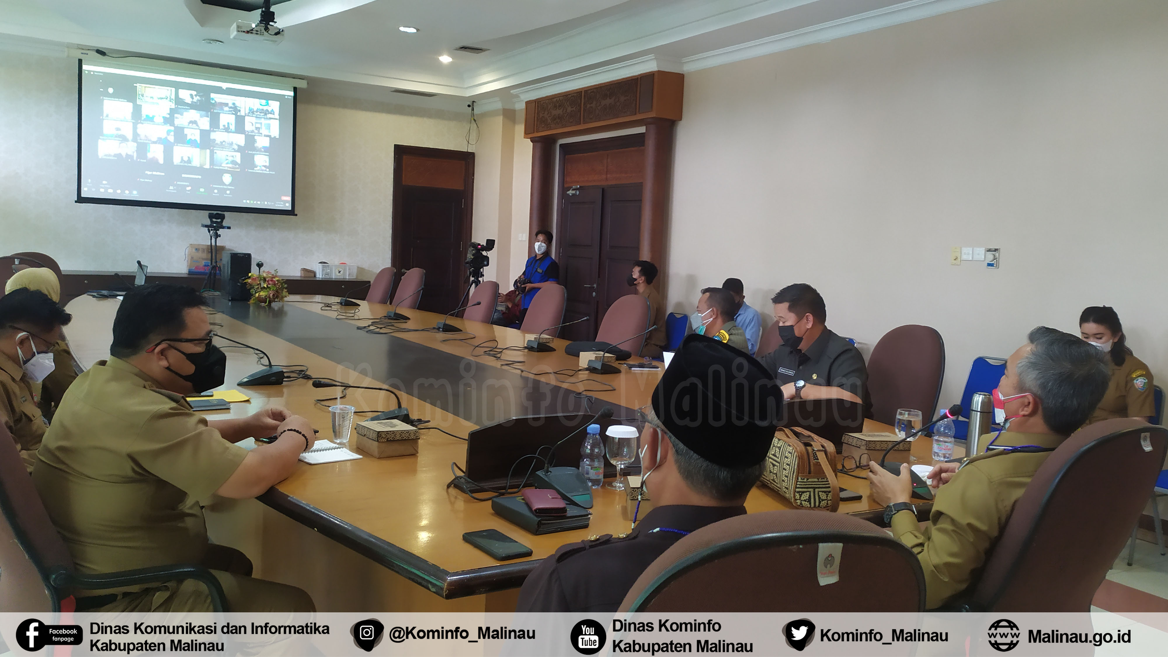 Bupati Sapa Para Nakes dan Pasien Covid-19 Secara Virtual