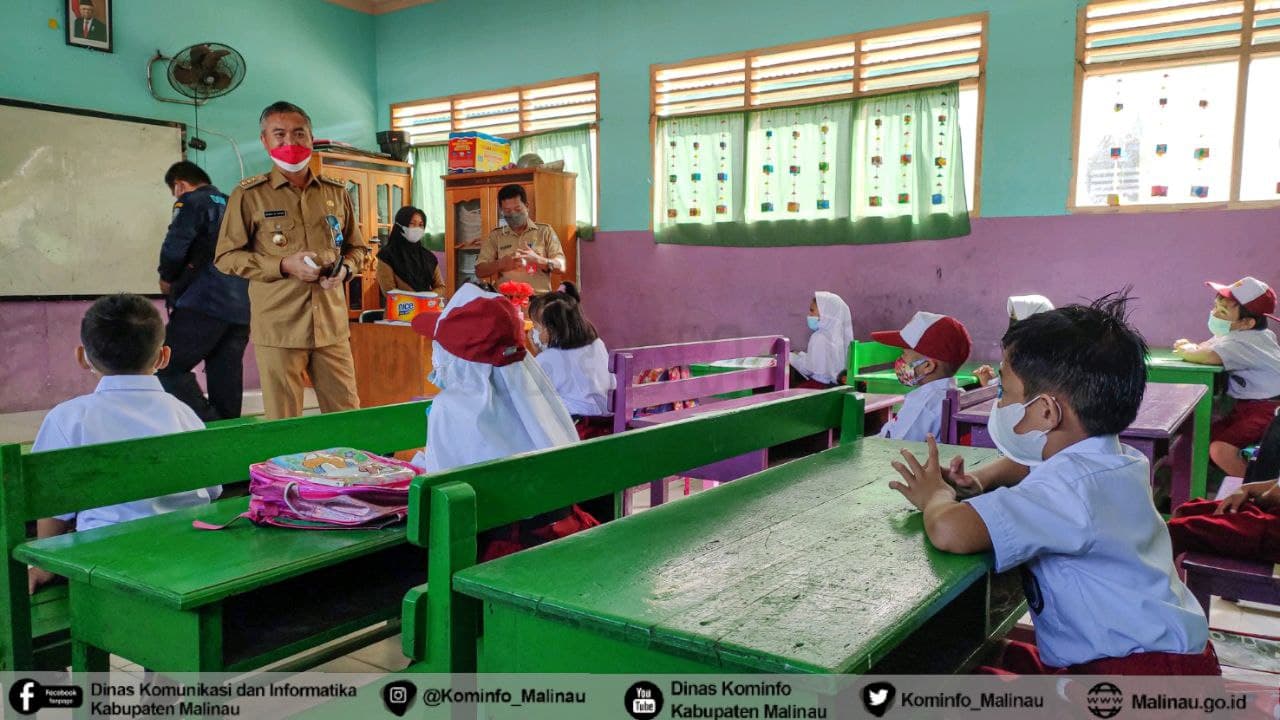 Bupati Pantau Pelaksanaan PTMT di Beberapa Sekolah
