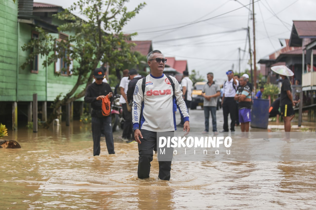 Gunakan Jetski, Bupati Tinjau Lokasi Banjir