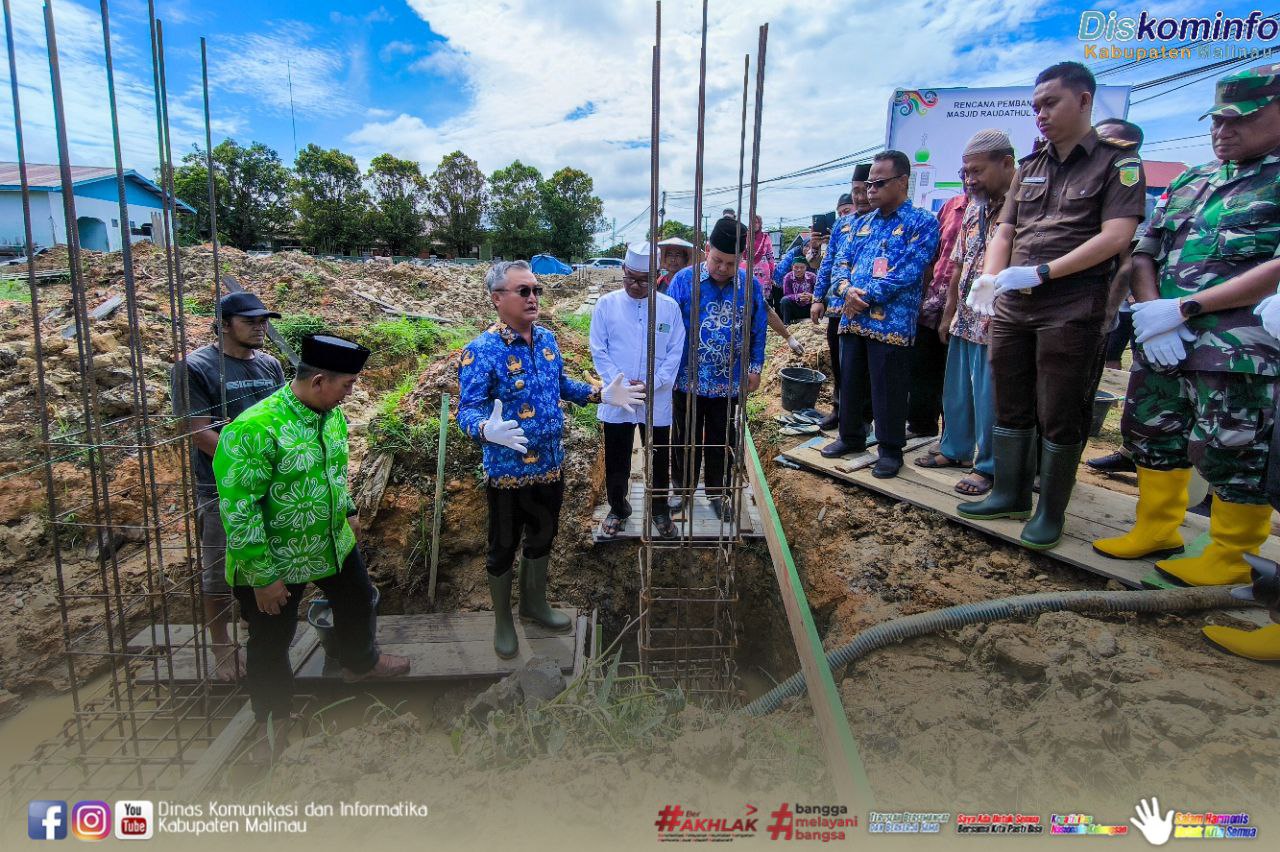 Bupati Letakkan Batu Pertama Pembangunan Masjid Raudhatul Jannah